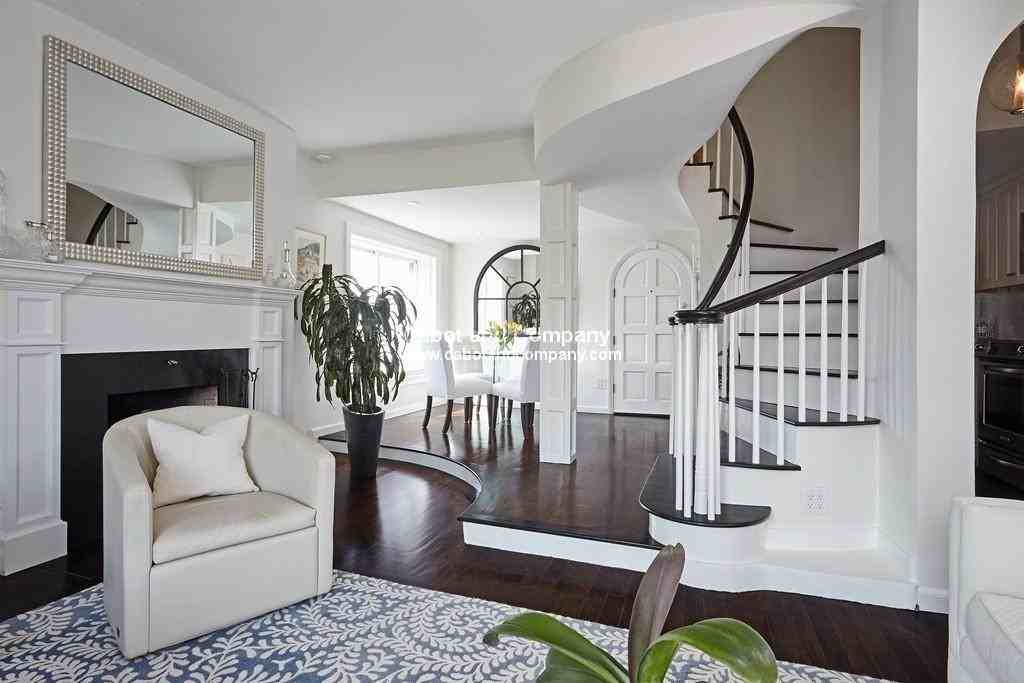 124 Beacon St #PH - Photo 3 of 18
