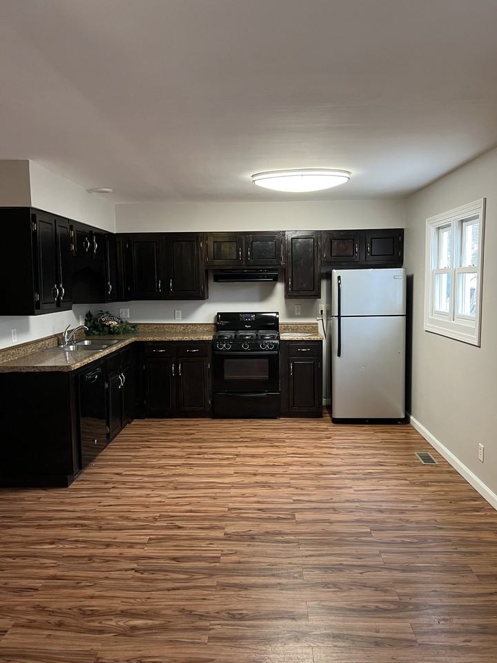 4 Squire Ct #NA - Photo 3 of 9