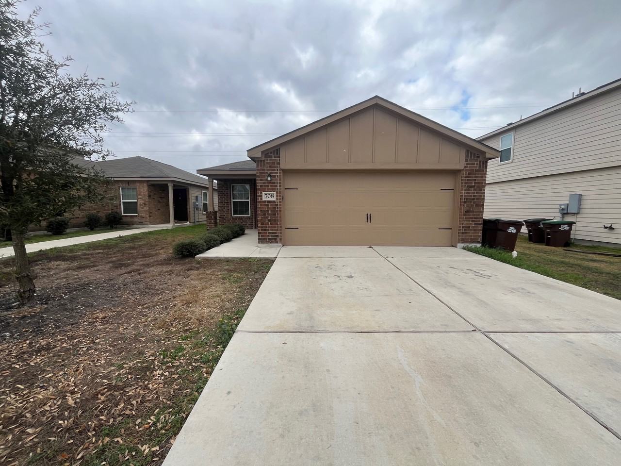 708 Shoal Crk #1 - Photo 2 of 31