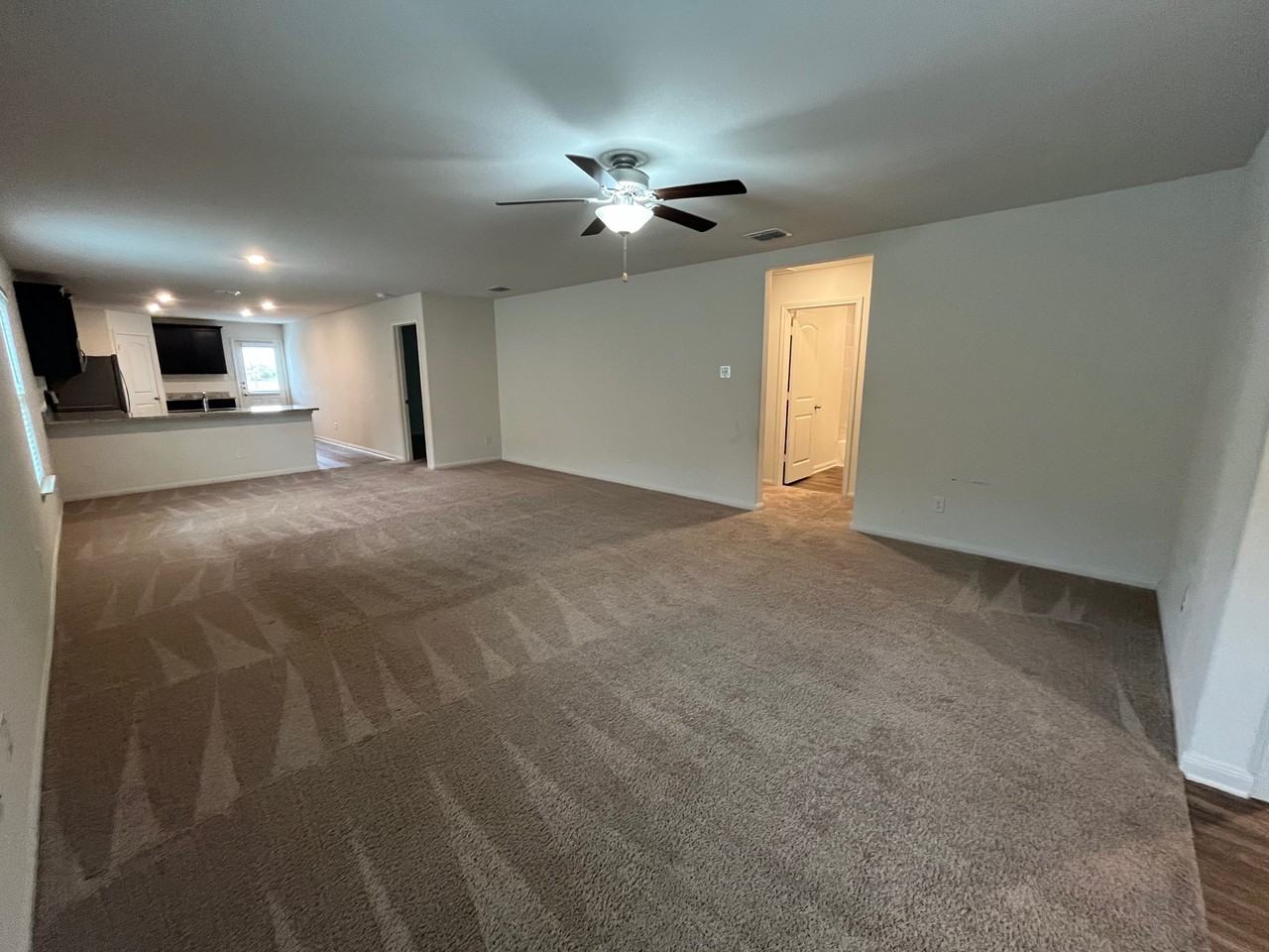 708 Shoal Crk #1 - Photo 4 of 31