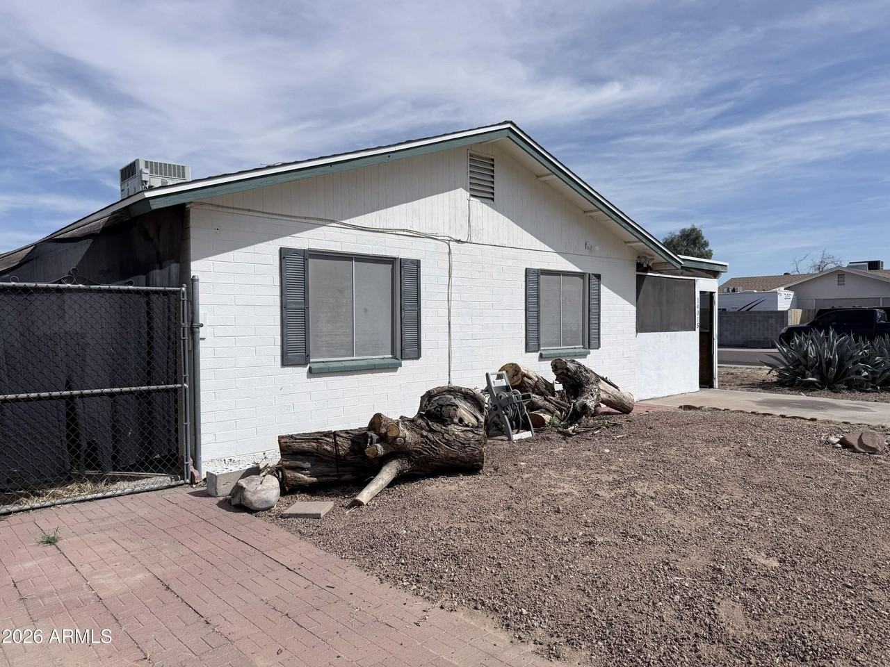 14015 N 61st Ave - Photo 3 of 46