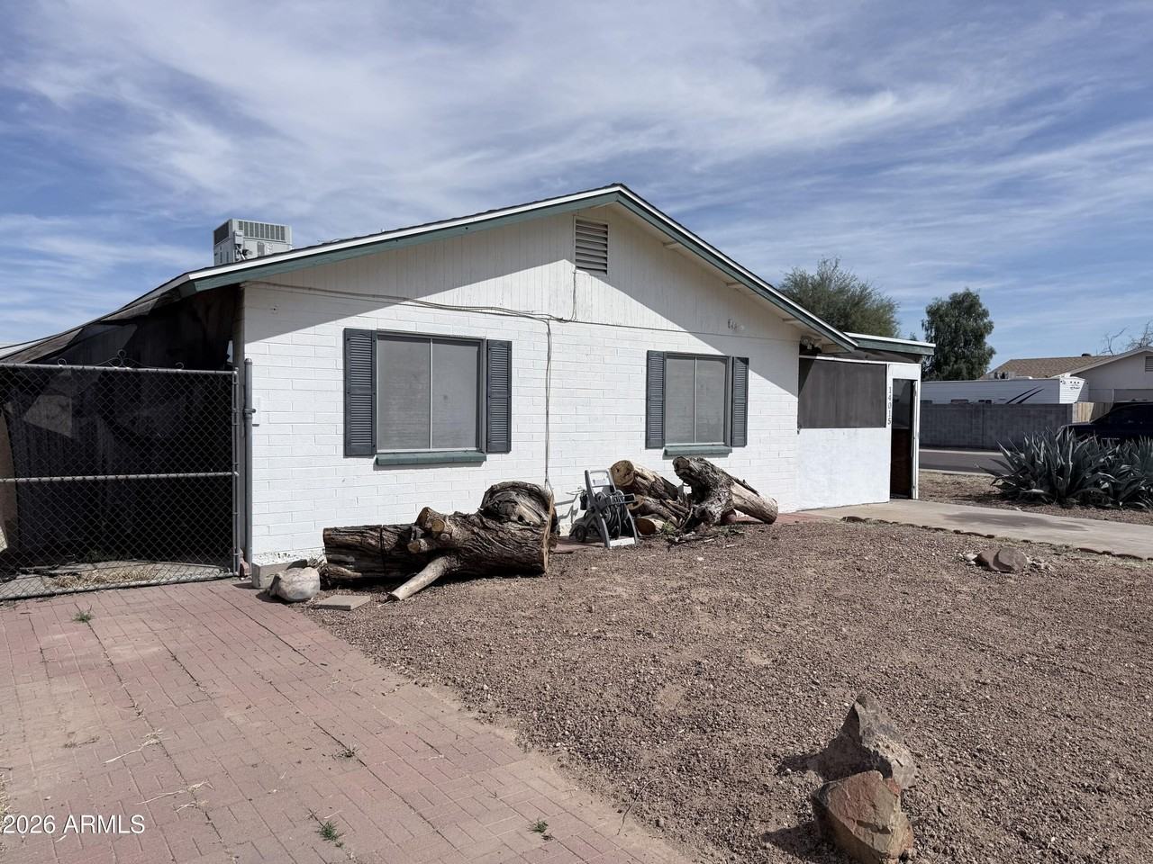 14015 N 61st Ave - Photo 4 of 46