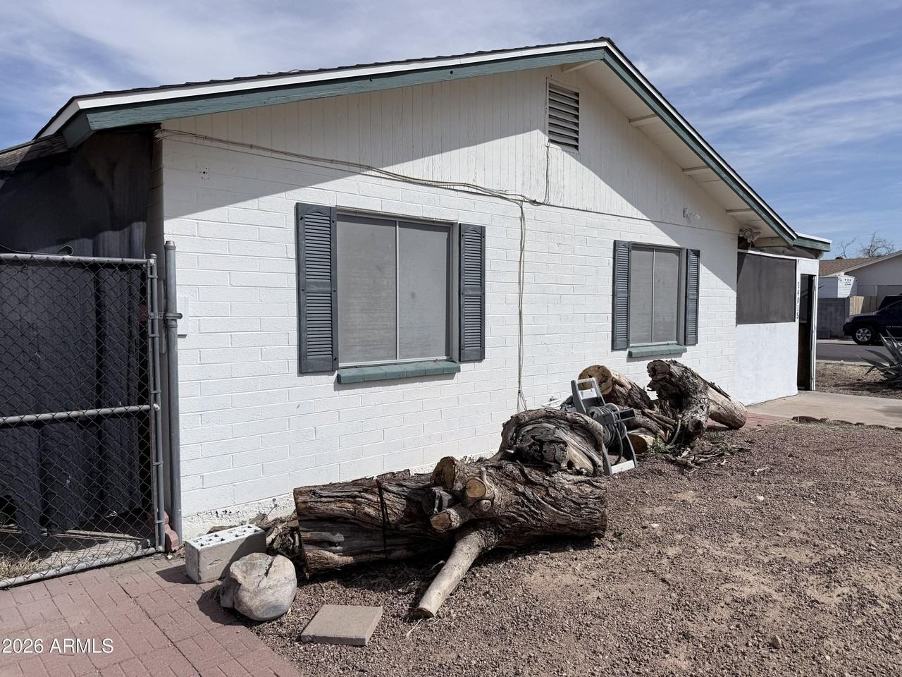 14015 N 61st Ave - Photo 5 of 46