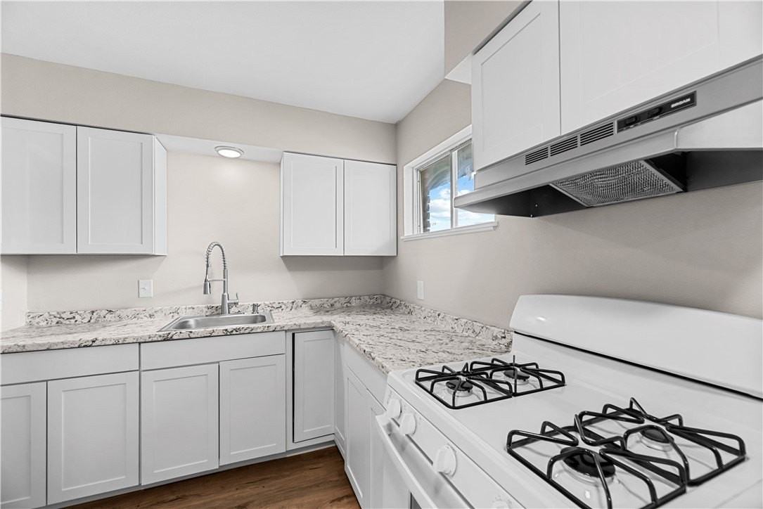 1138 Clare Dr - Photo 7 of 20