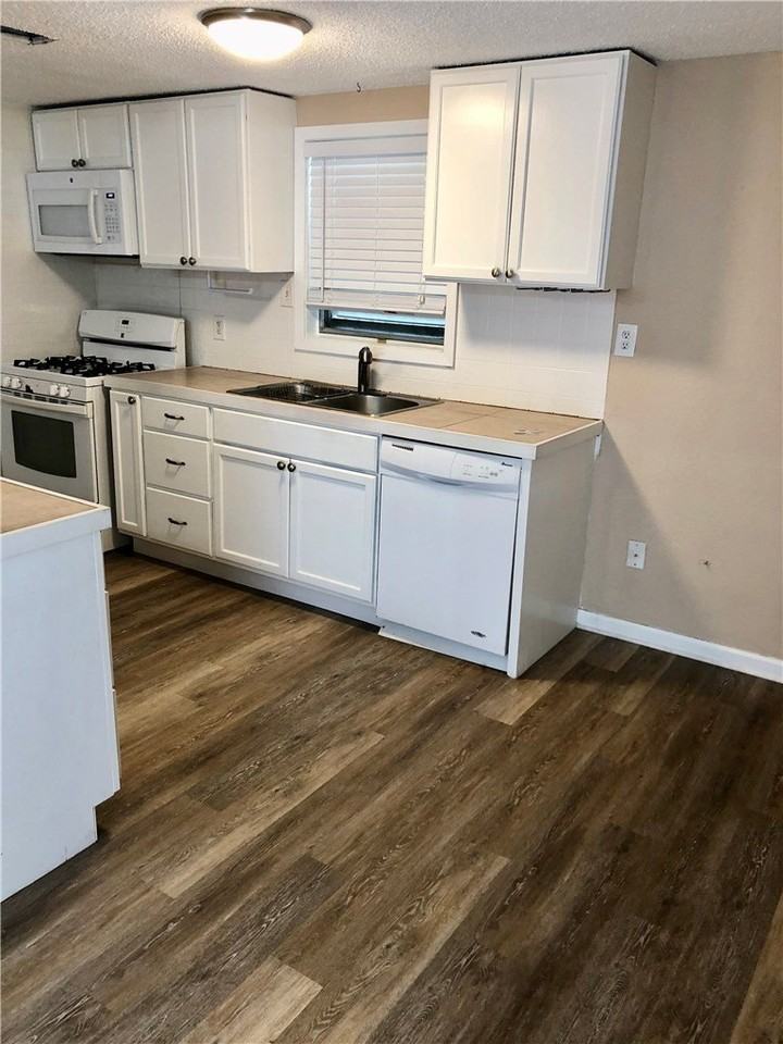 2314 Ollie St - Photo 4 of 18