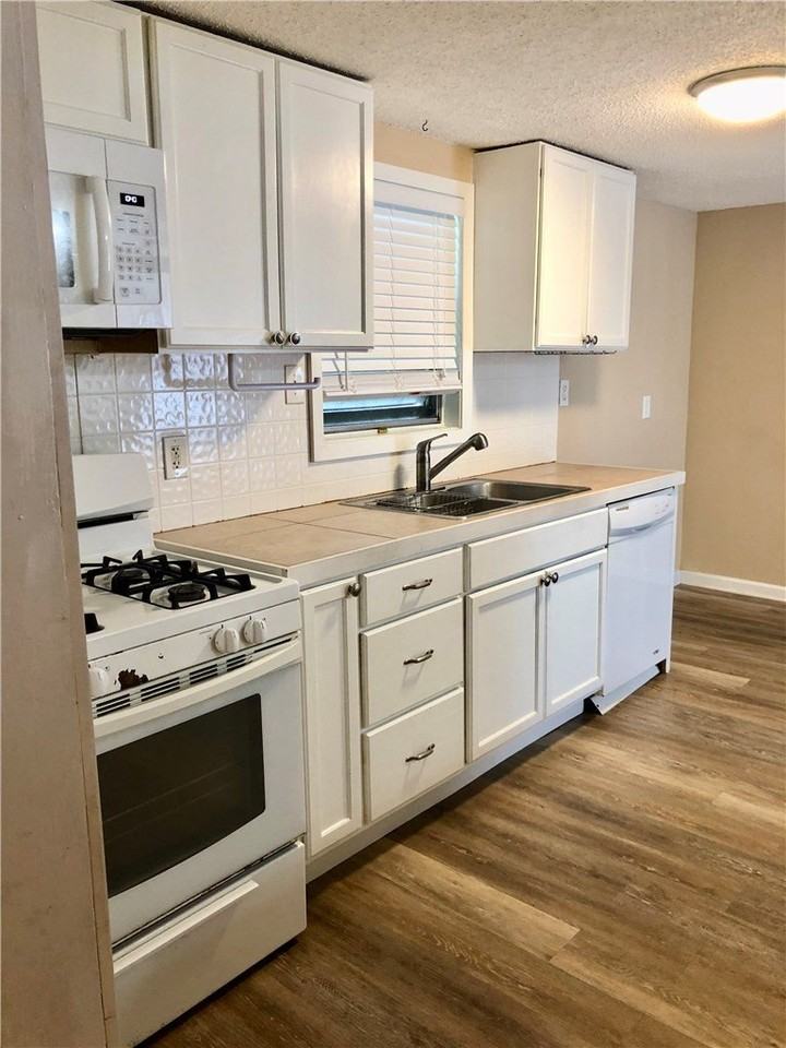 2314 Ollie St - Photo 6 of 18