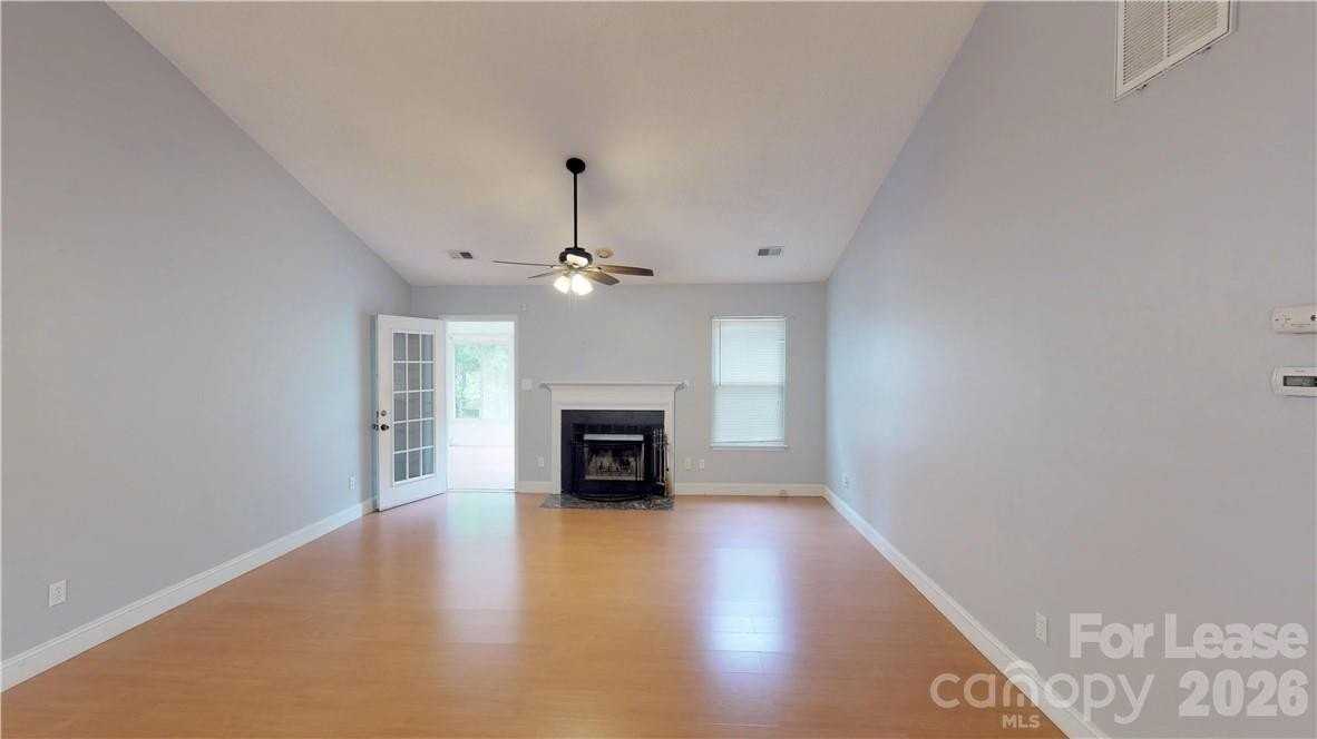 13906 Glendevon Ct - Photo 4 of 36