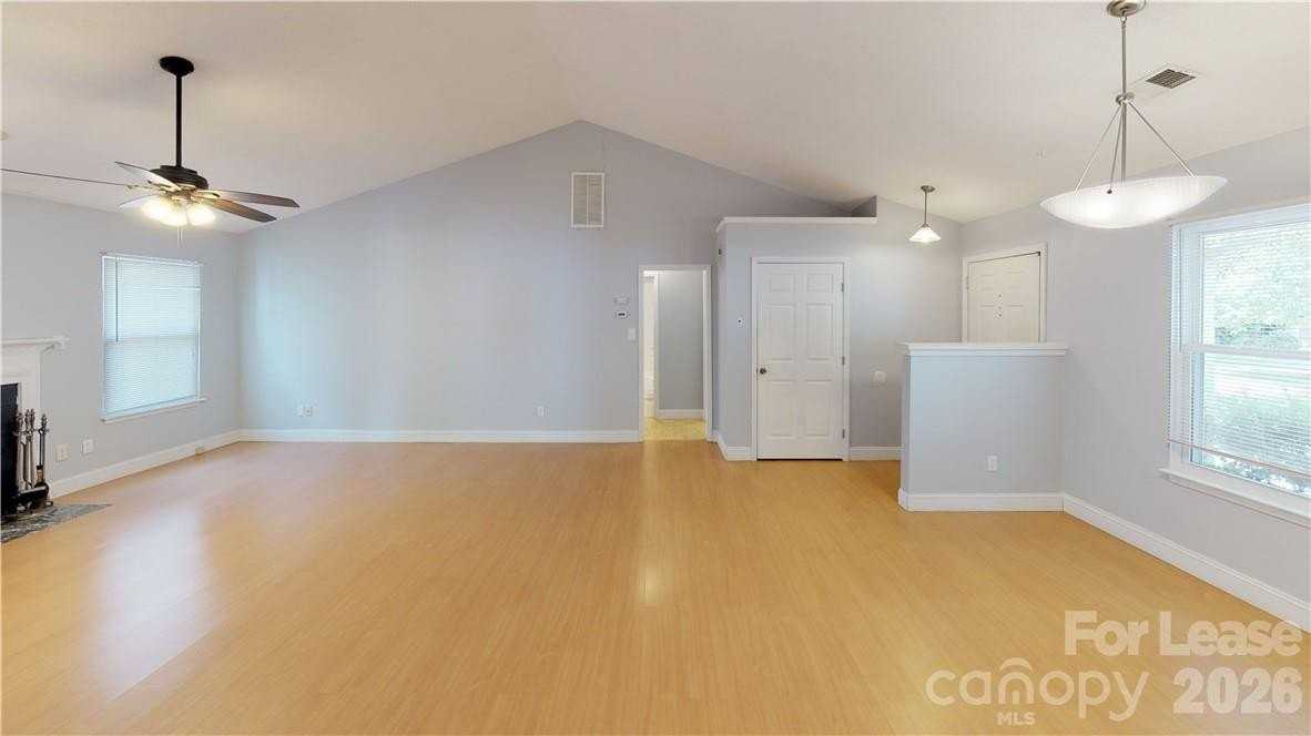 13906 Glendevon Ct - Photo 5 of 36