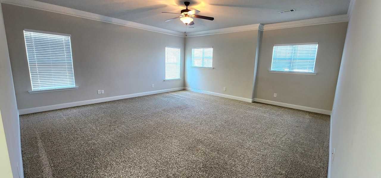 805 Burlington Dr - Photo 6 of 10