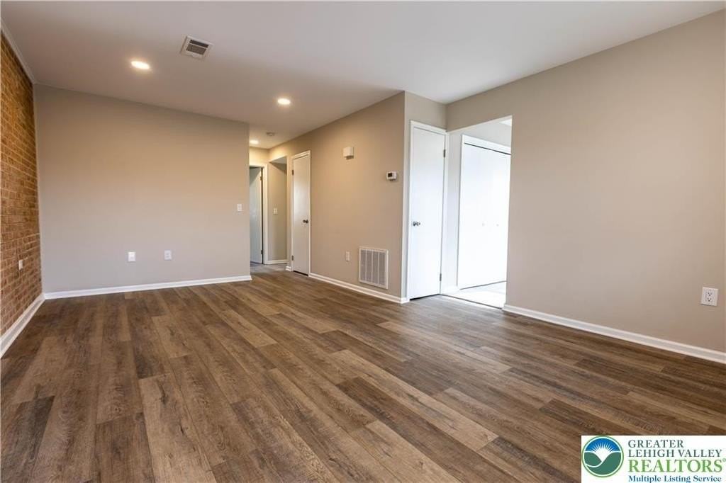 4074 Winfield Ter - Photo 5 of 21