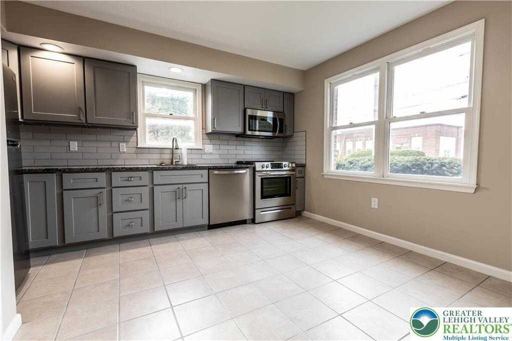 4074 Winfield Ter - Photo 7 of 21