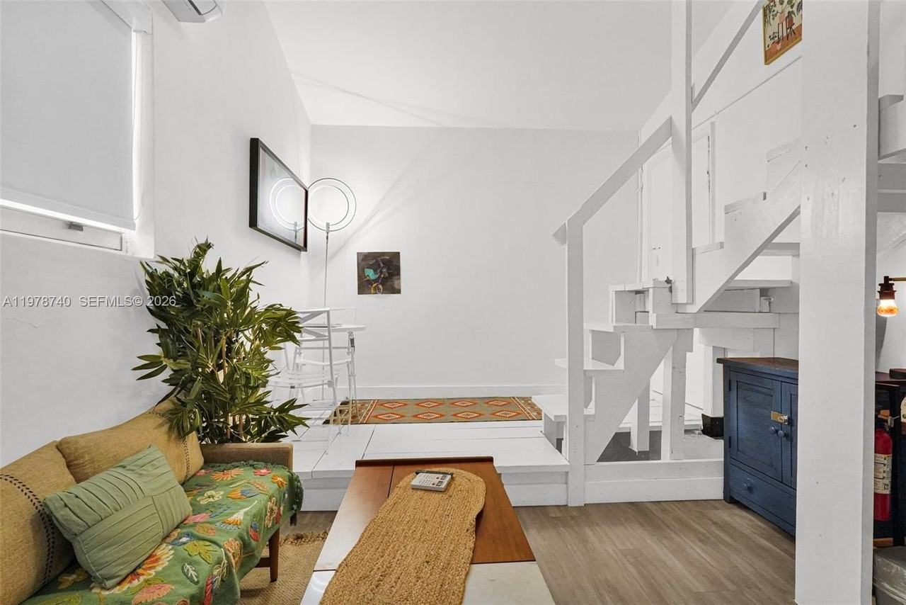 274 Nw 43rd St #NA - Photo 5 of 50