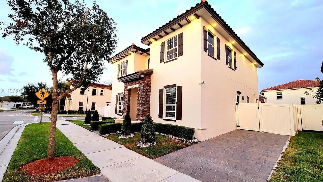 17070 Sw 91st St - Photo 3 of 50