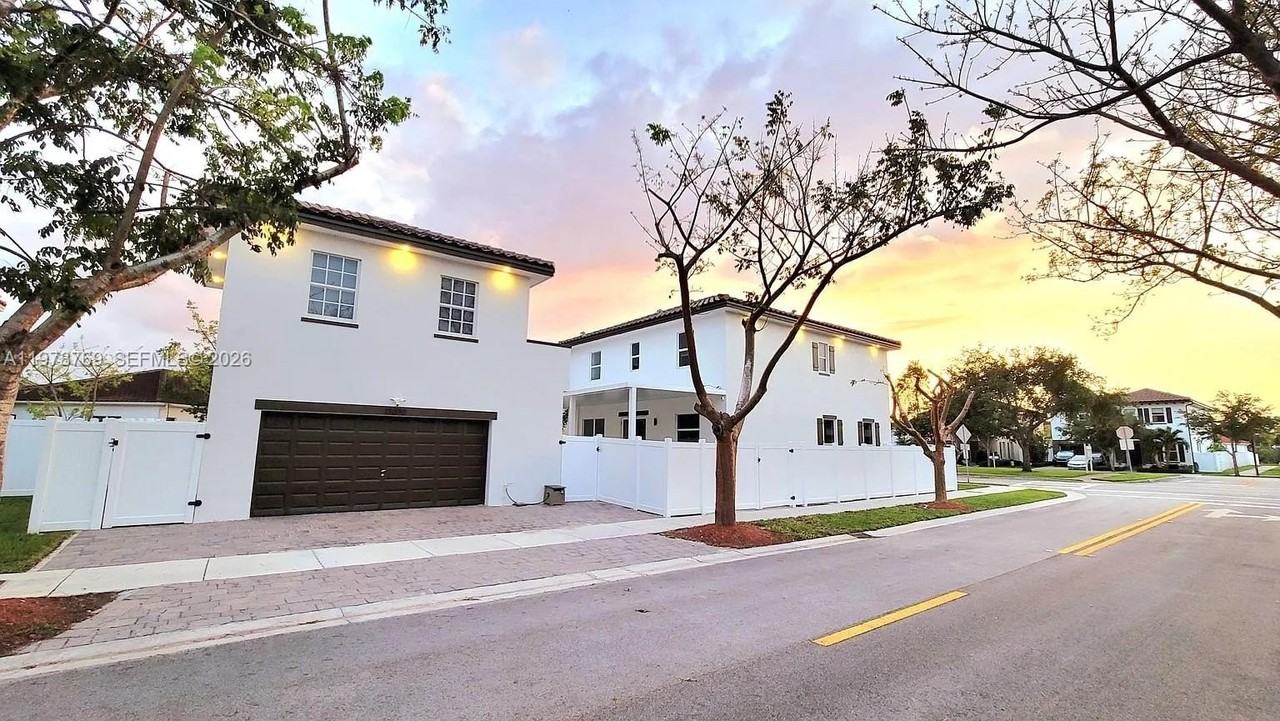 17070 Sw 91st St - Photo 6 of 50