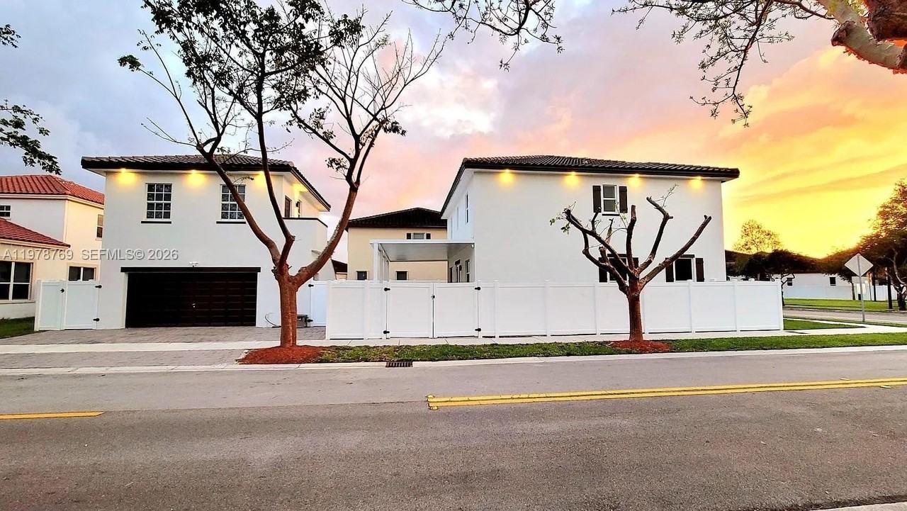 17070 Sw 91st St - Photo 7 of 50