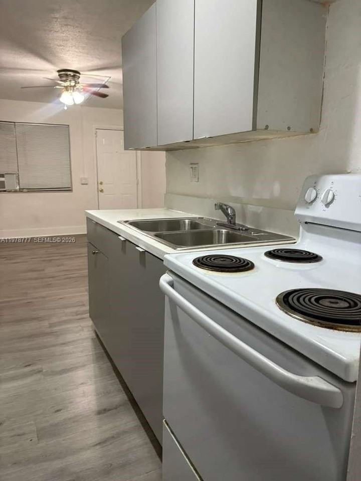 1715 Nw 8th Ct #1 - Photo 2 of 9