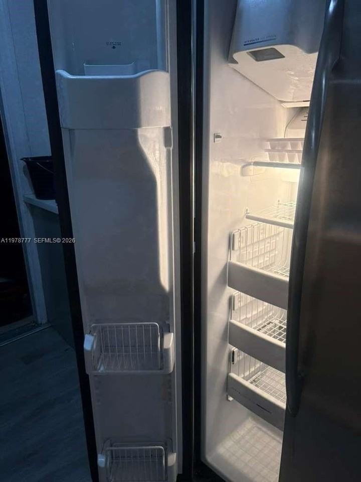 1715 Nw 8th Ct #1 - Photo 3 of 9