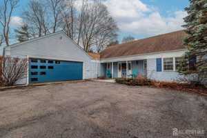 featured image of 71 Woodbridge Ave