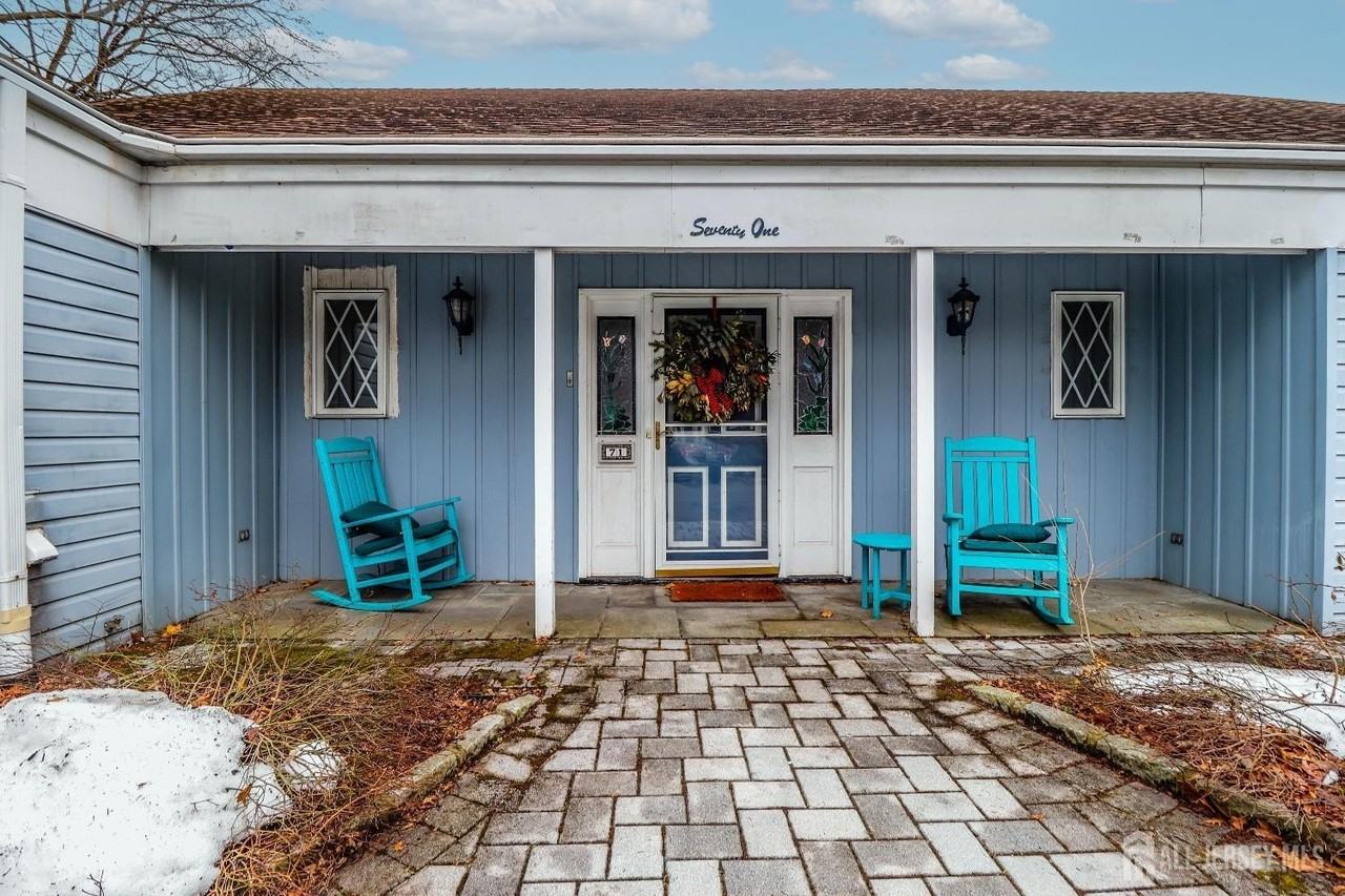 71 Woodbridge Ave - Photo 3 of 42