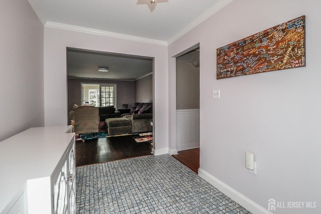 71 Woodbridge Ave - Photo 5 of 42