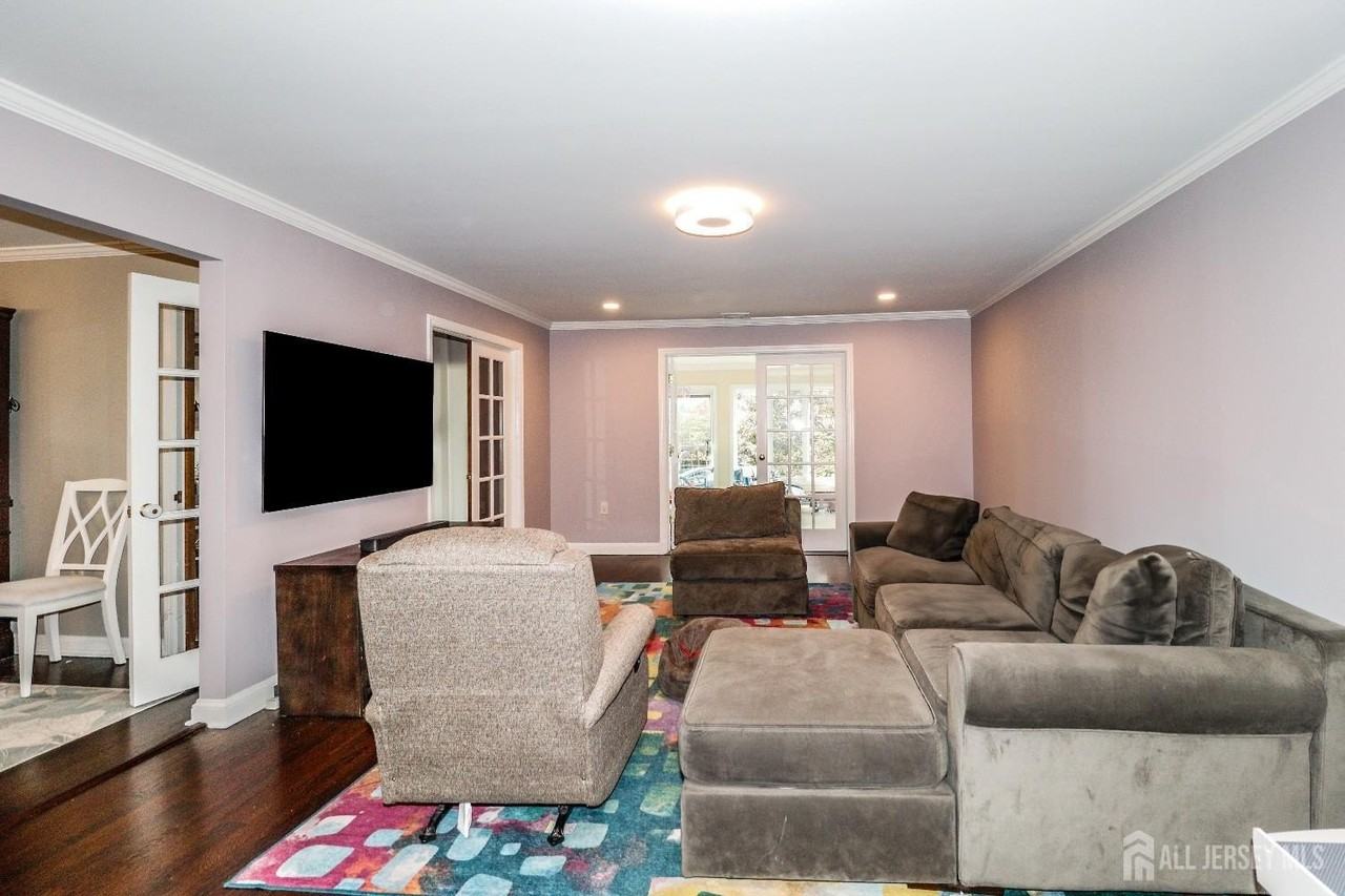 71 Woodbridge Ave - Photo 6 of 42