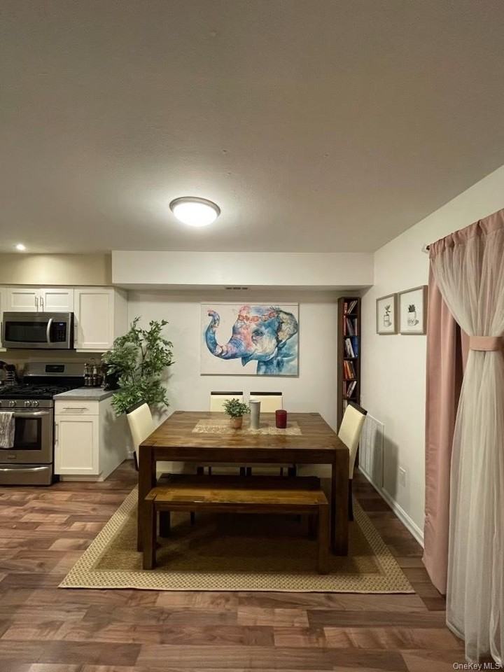 208 Fairview Cir - Photo 4 of 11