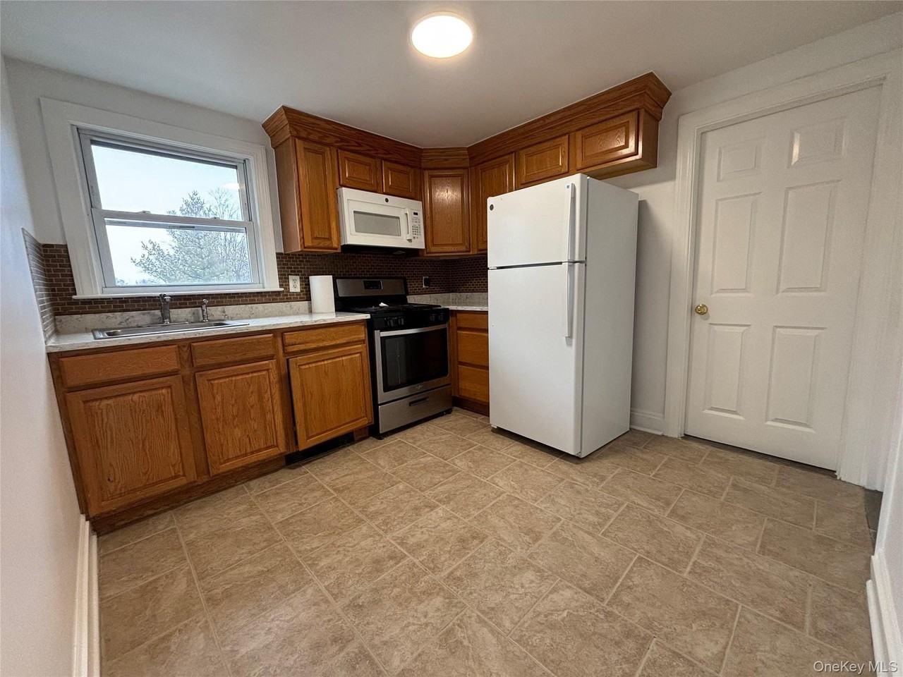 40 Alto Ave 2nd Fl - Photo 6 of 12