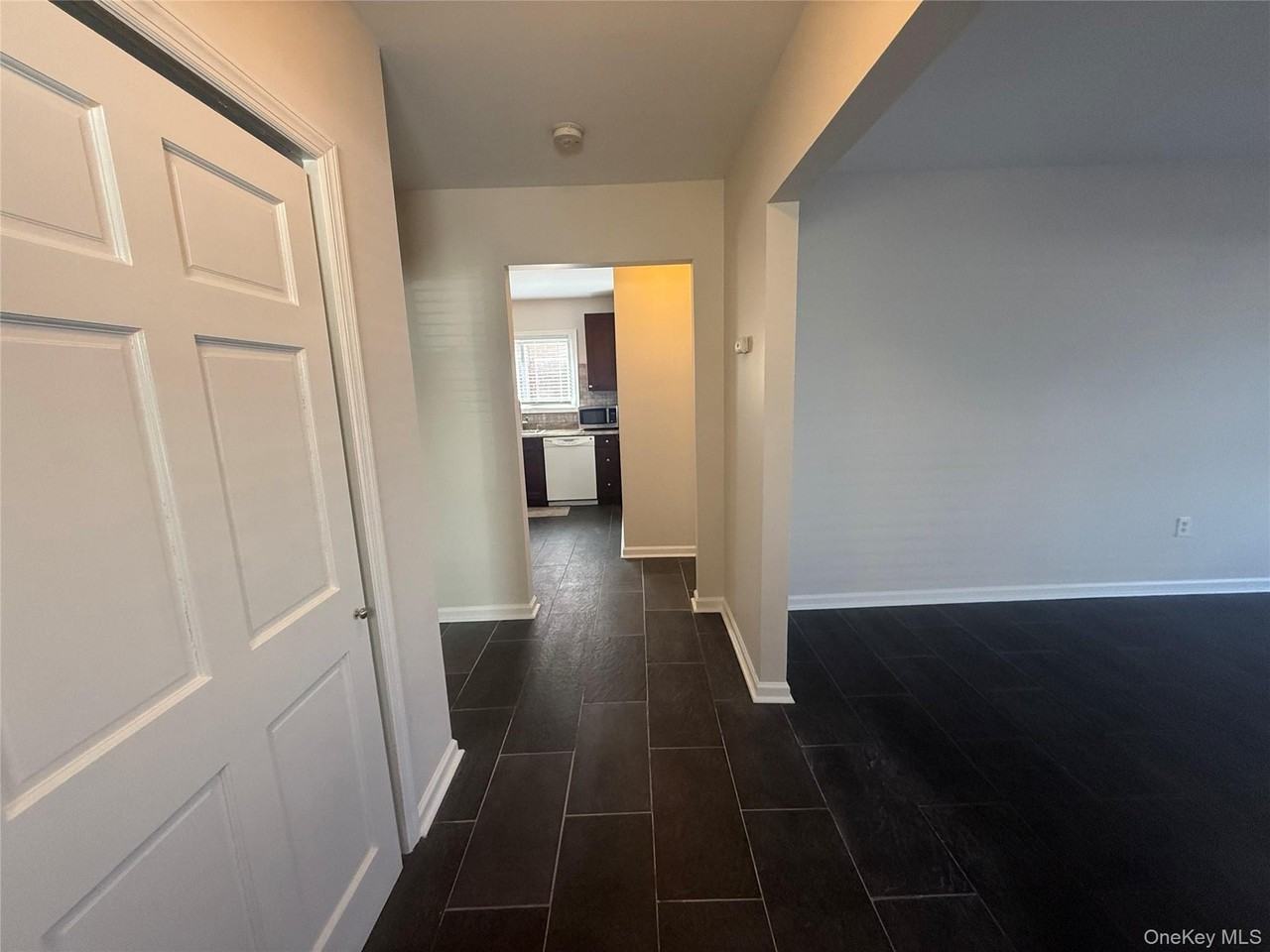 353 E Market St - Photo 5 of 6