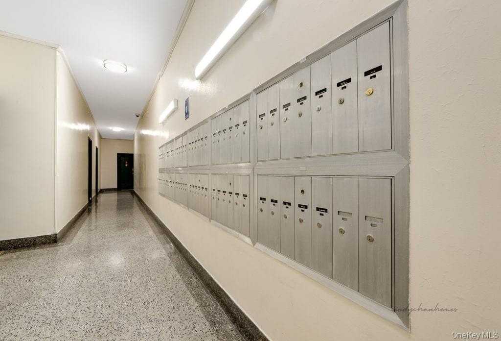 10255 67th Dr Apt 1j - Photo 4 of 30