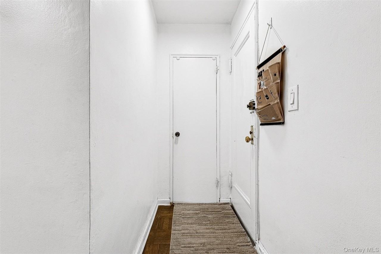 10255 67th Dr Apt 1j - Photo 5 of 30