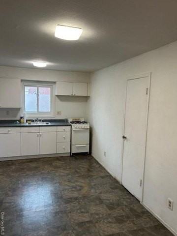 639 Wellwood Ave Unit B6 - Photo 7 of 12