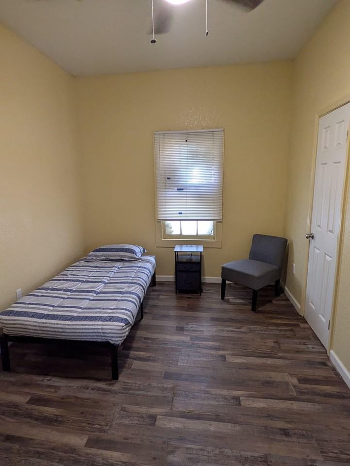 Florida Ave - Photo 5 of 5