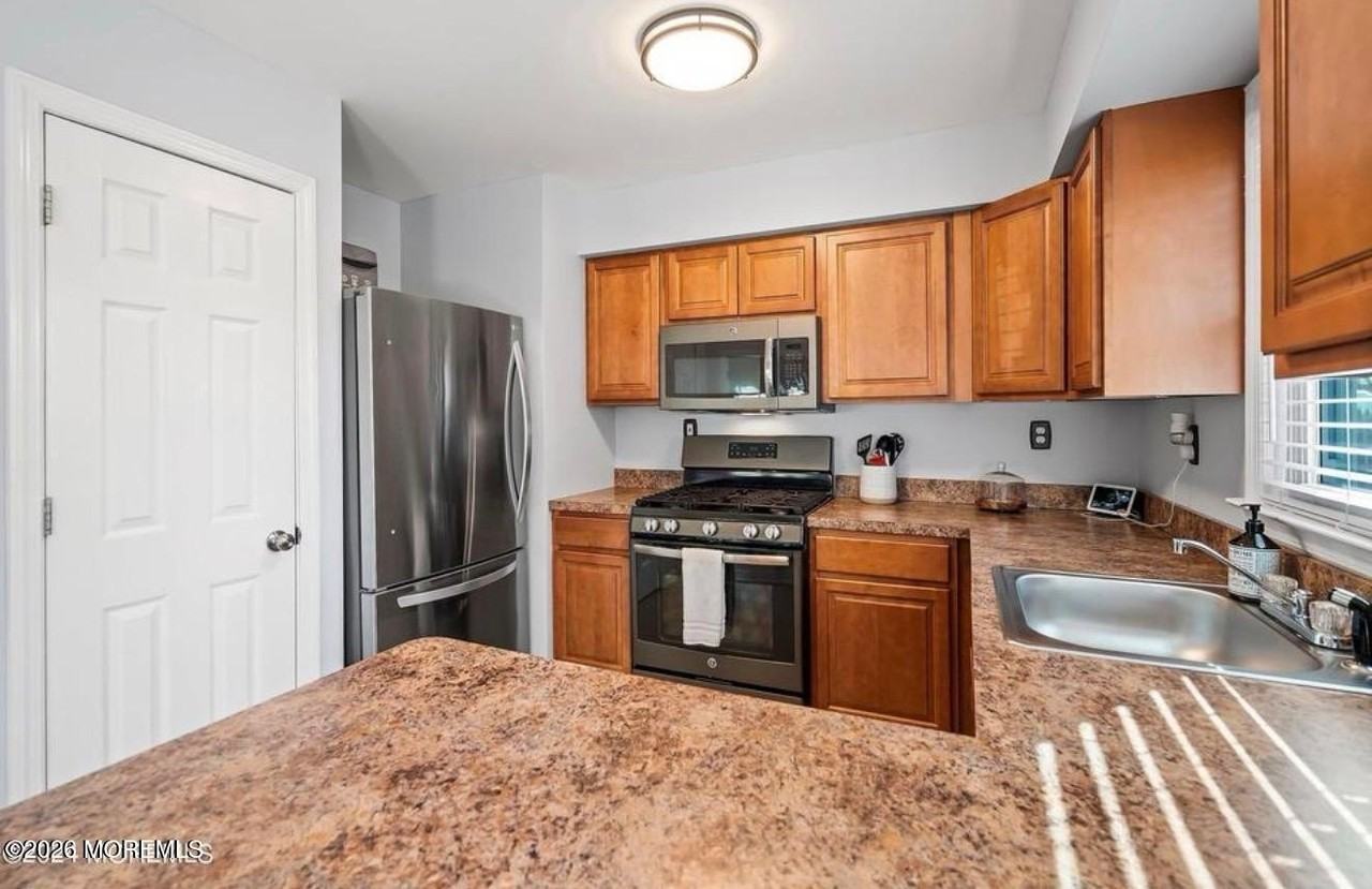 209 Sinclair Avenue - Photo 5 of 18