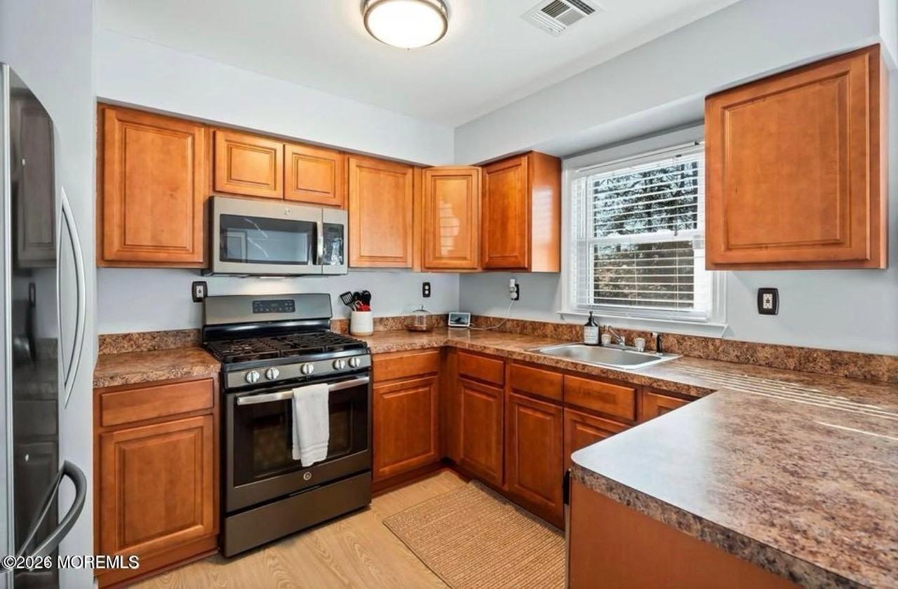 209 Sinclair Avenue - Photo 6 of 18