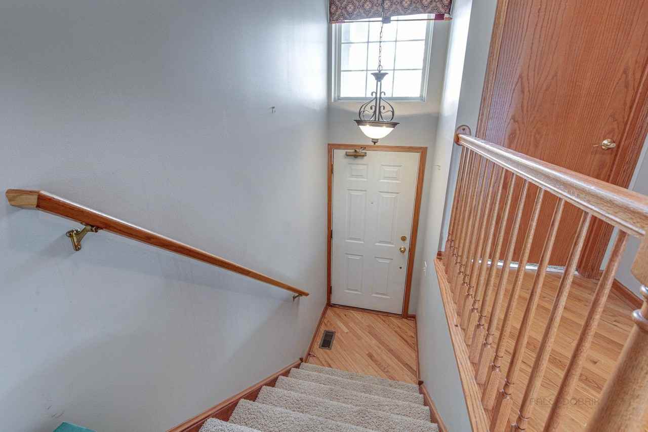 2913 Saganashkee Ln - Photo 7 of 35