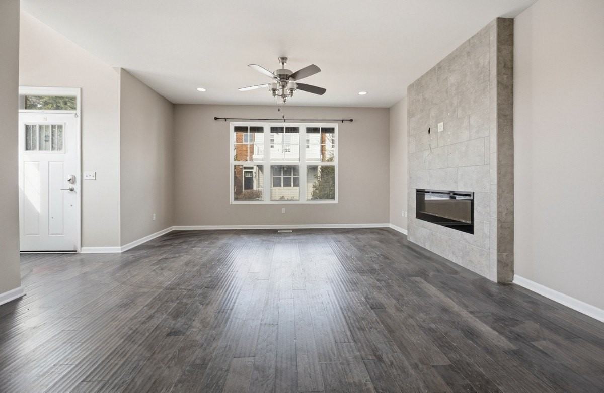 901 Times Square Dr - Photo 5 of 28