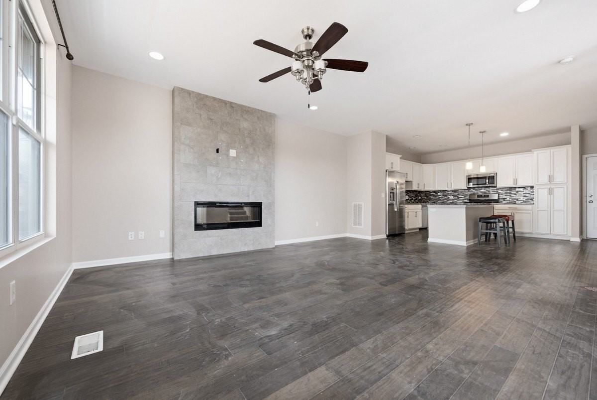 901 Times Square Dr - Photo 7 of 28