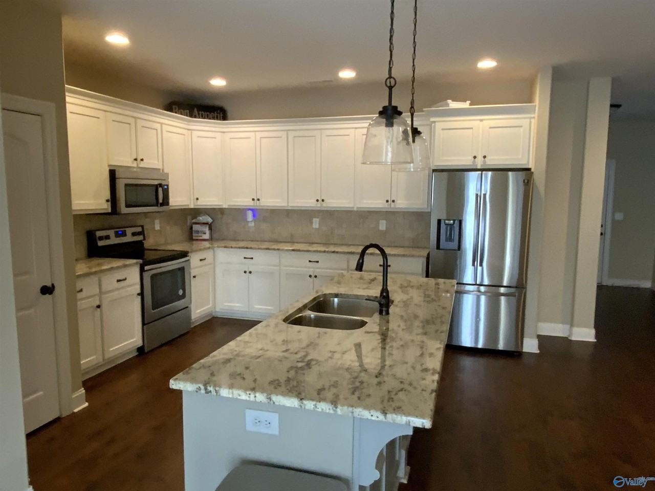 111 Fawn Forest Dr - Photo 3 of 10