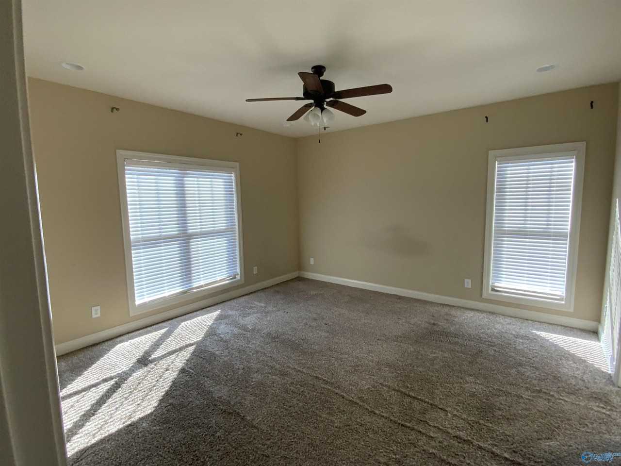 111 Fawn Forest Dr - Photo 5 of 10