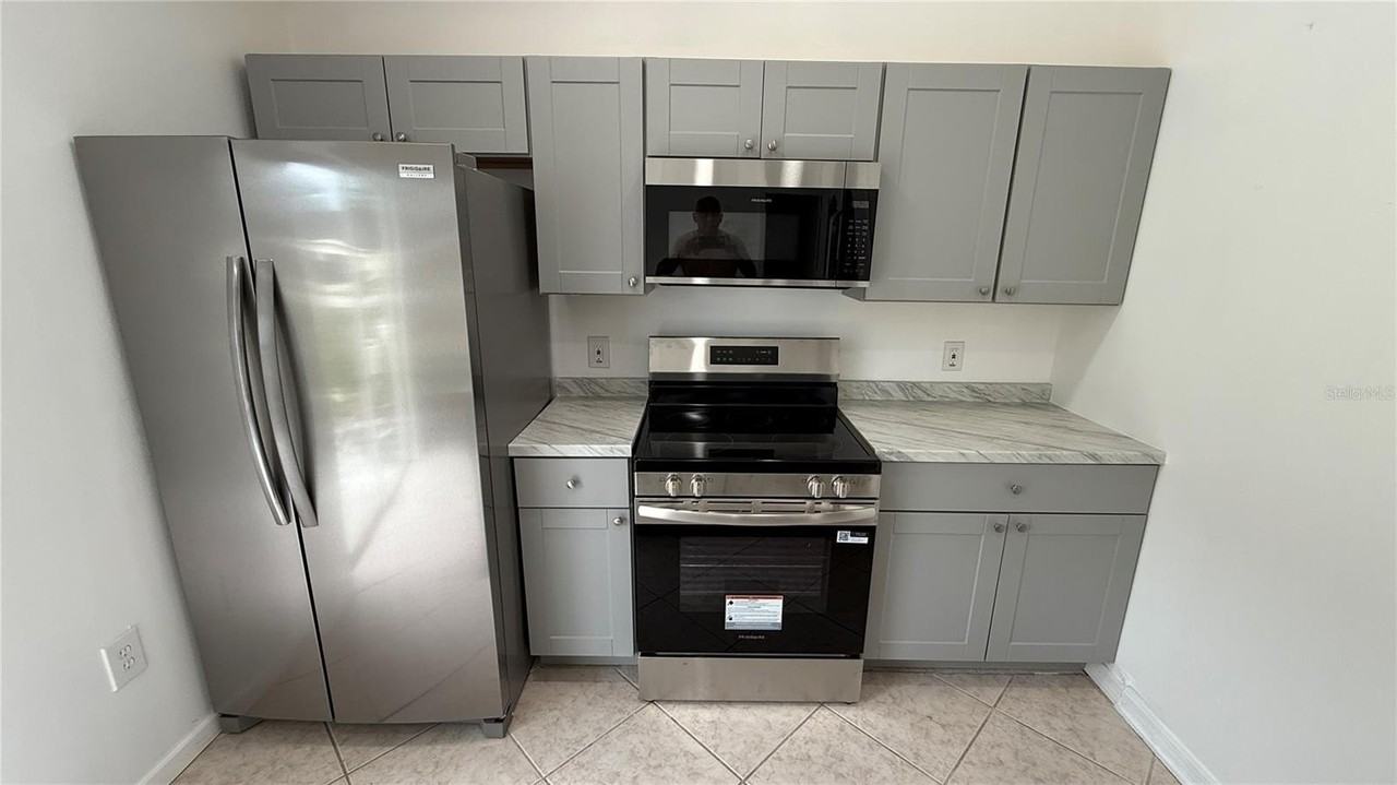 1924 Shoal Ct - Photo 4 of 13