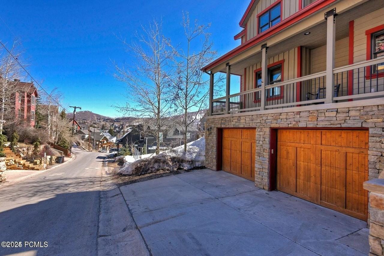 85 King Rd - Photo 2 of 50