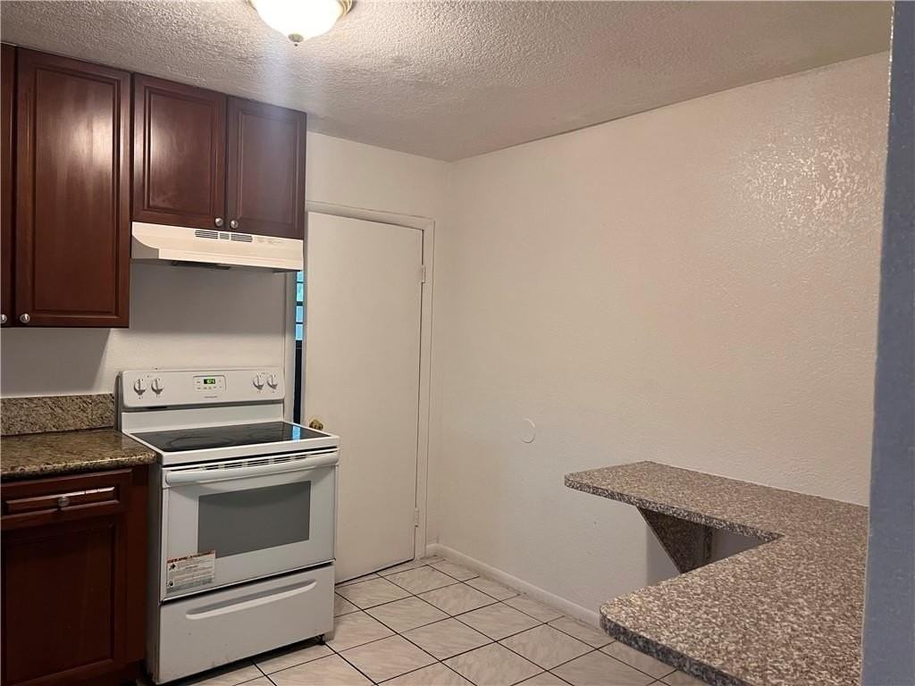 5201 Sw 19th St - Photo 4 of 12