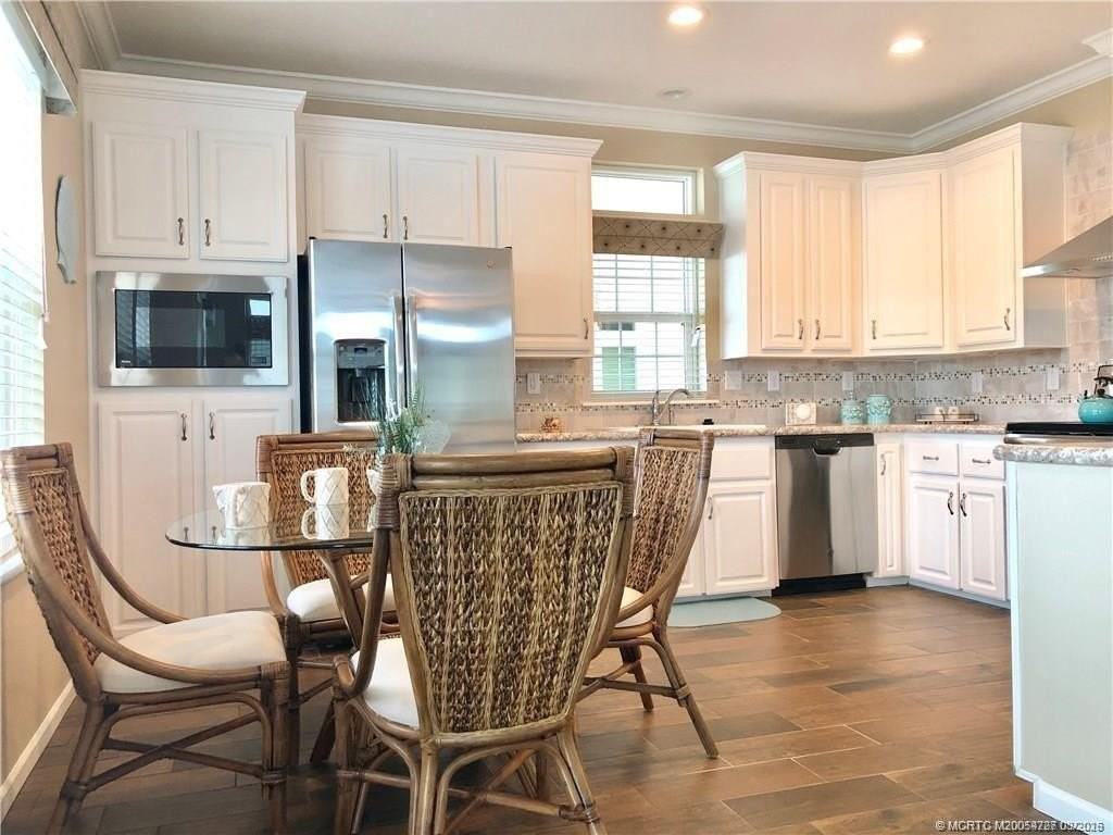 163 Ne Buoy Dr - Photo 6 of 31