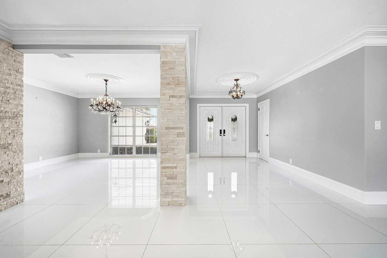 417 N Country Club Dr - Photo 7 of 50