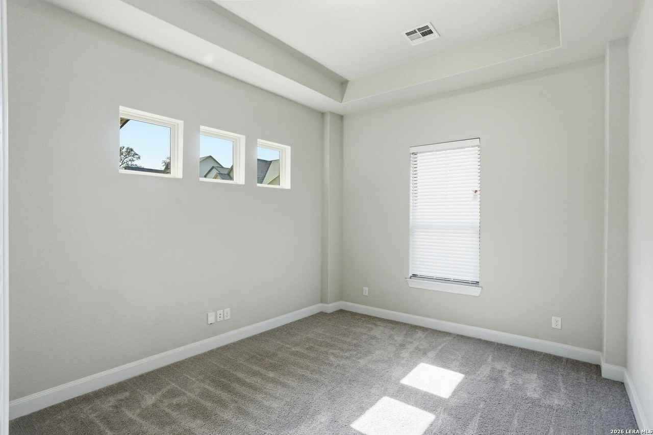 11330 Cottage Grv - Photo 5 of 29