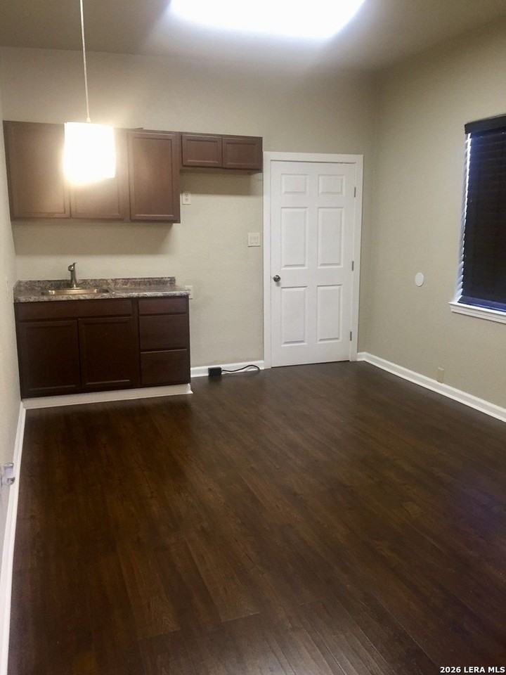 2011 S San Jacinto St - Photo 6 of 14