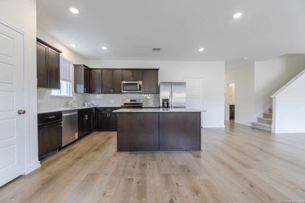 121 Country Elm Ln - Photo 5 of 24