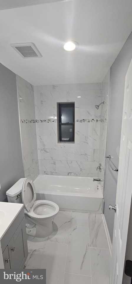 4934 Just St Ne - Photo 3 of 9