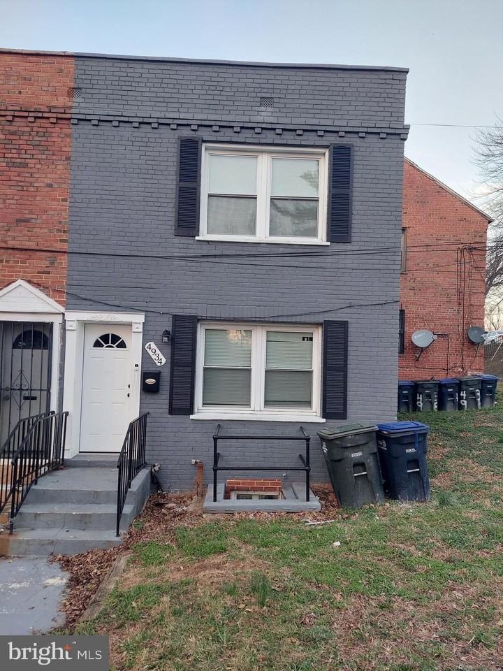 4934 Just St Ne - Photo 7 of 9