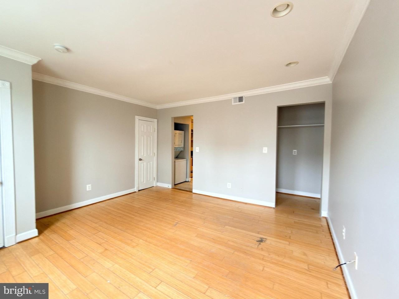 1246 Queen St Ne Apt 2 - Photo 3 of 23